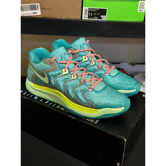 Nike KD 17 Bahamas / $150 Retail!! / Size 10M (11.5W) / Brand New - Picture 1 of 9